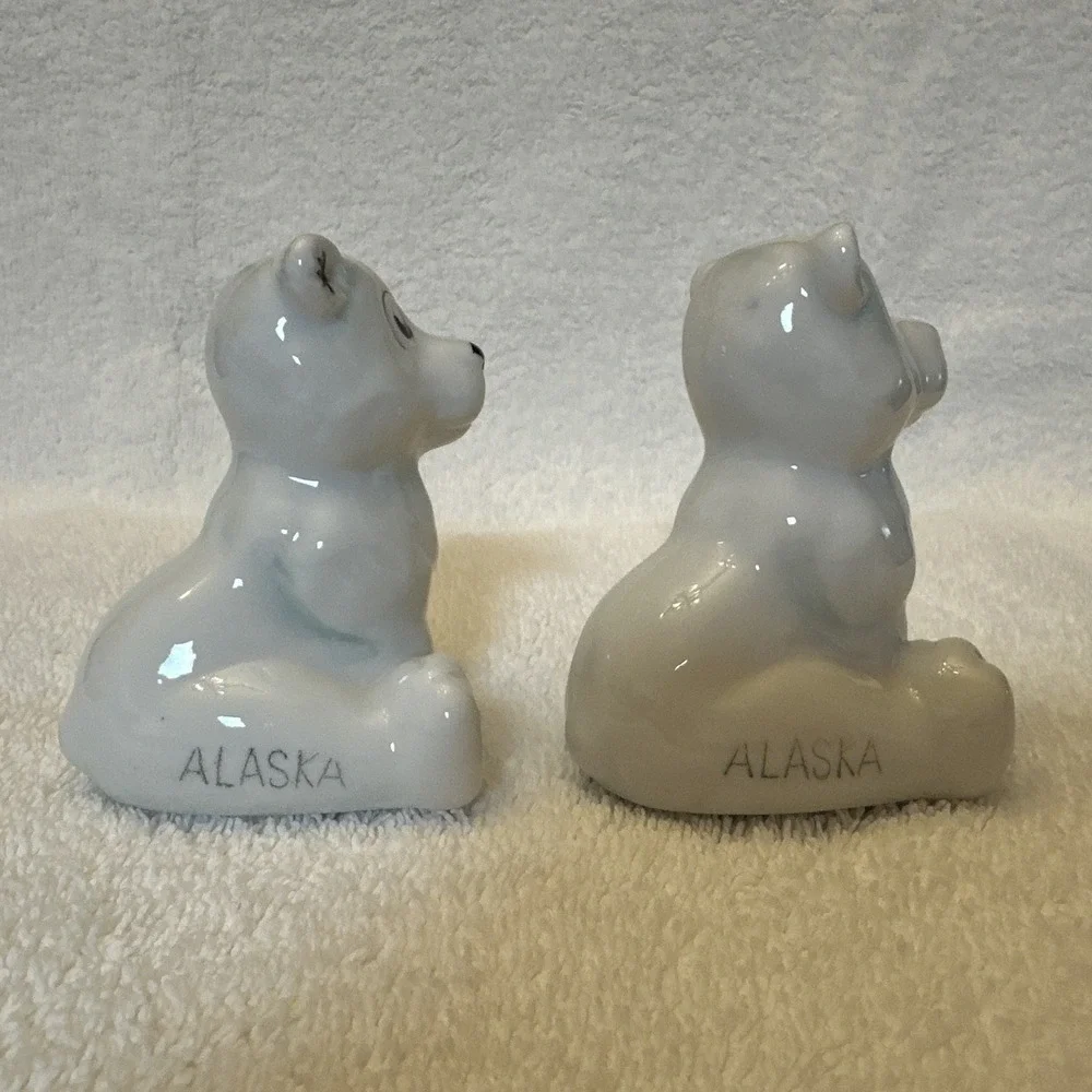 White Ceramic Alaska Polar Bear Salt & Pepper Shakers‎ 3 x 2.5